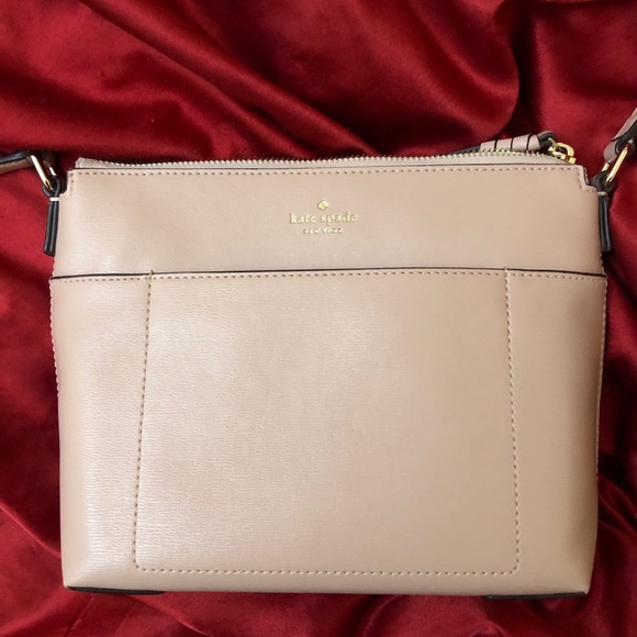 Kate Spade genuine leather crossbody purse - Picture 2 of 8